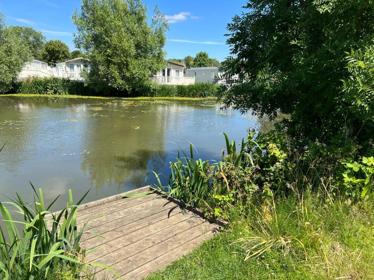 Dragonfly Lodge South Cerney Esterno foto