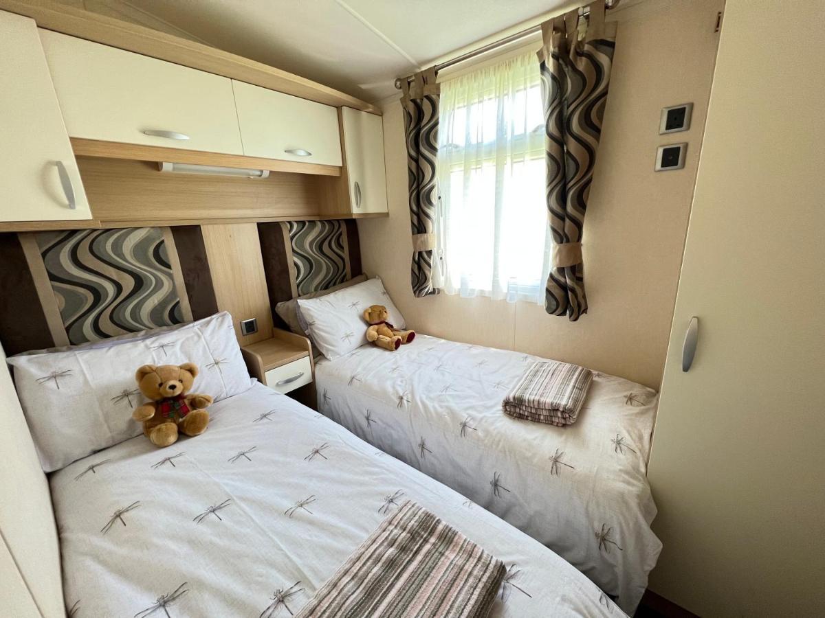 Dragonfly Lodge South Cerney Esterno foto