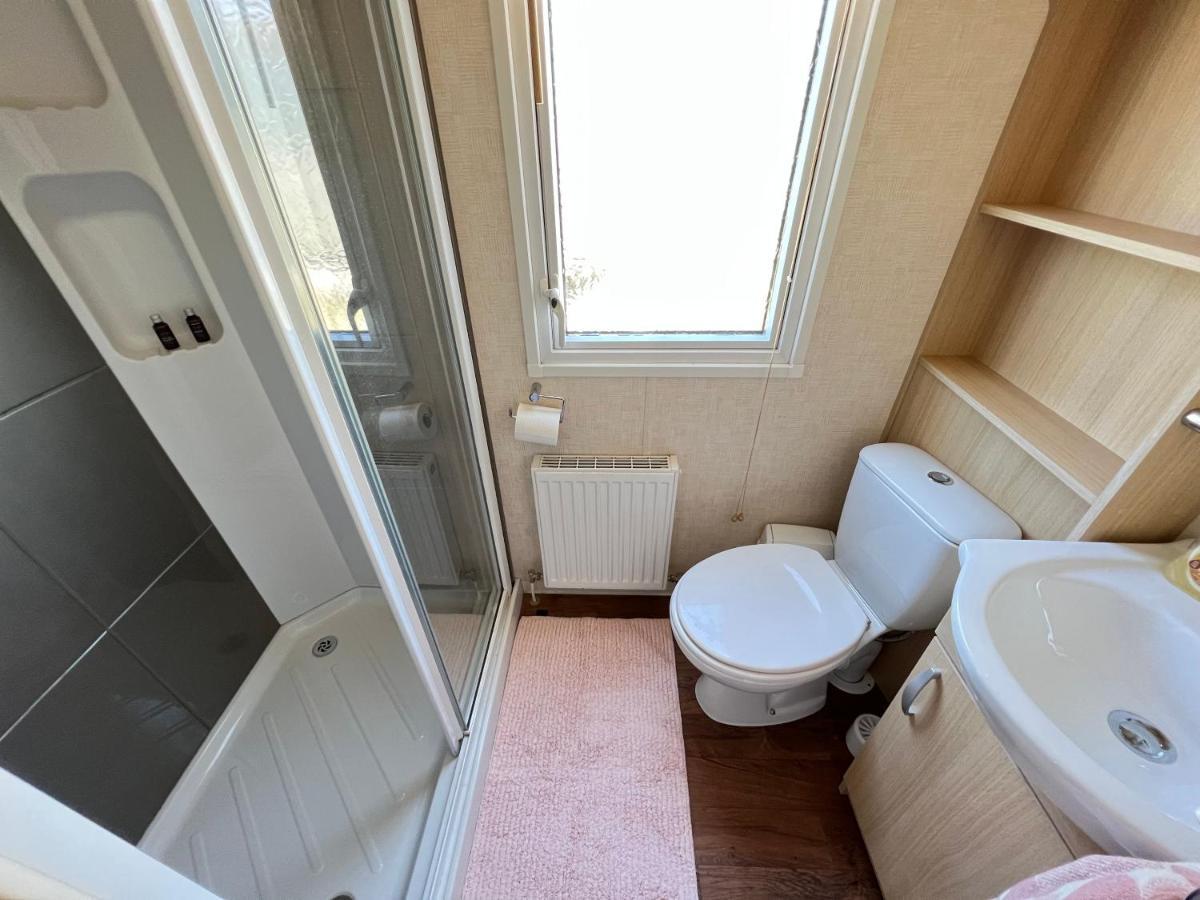 Dragonfly Lodge South Cerney Esterno foto