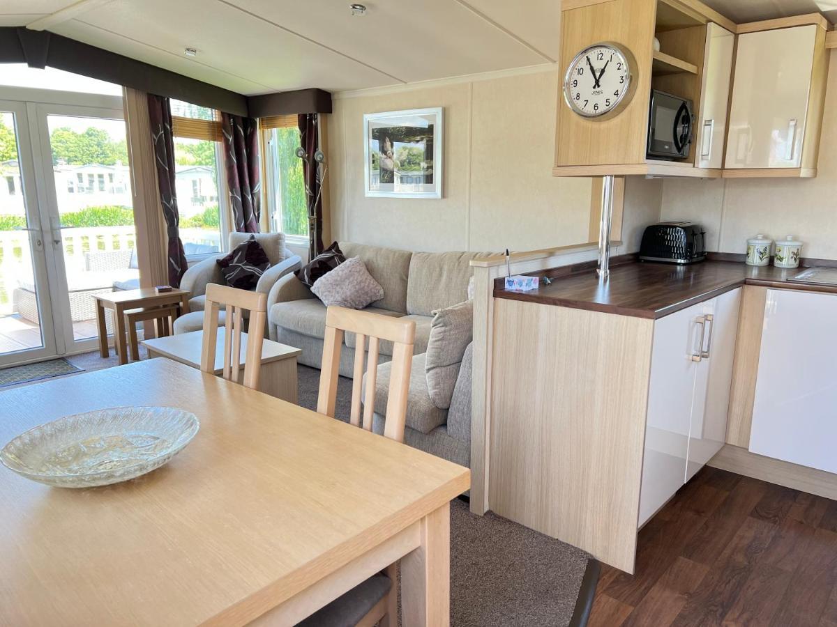 Dragonfly Lodge South Cerney Esterno foto