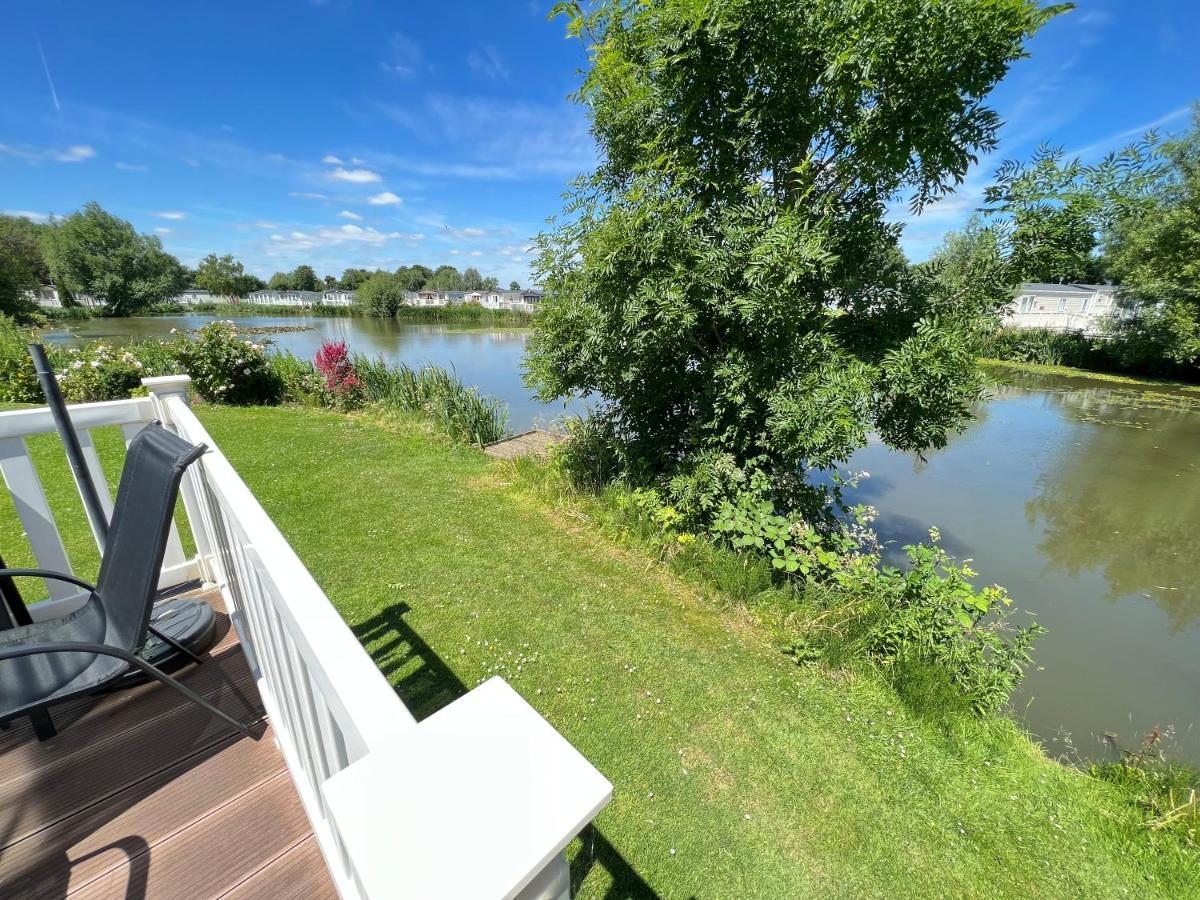 Dragonfly Lodge South Cerney Esterno foto