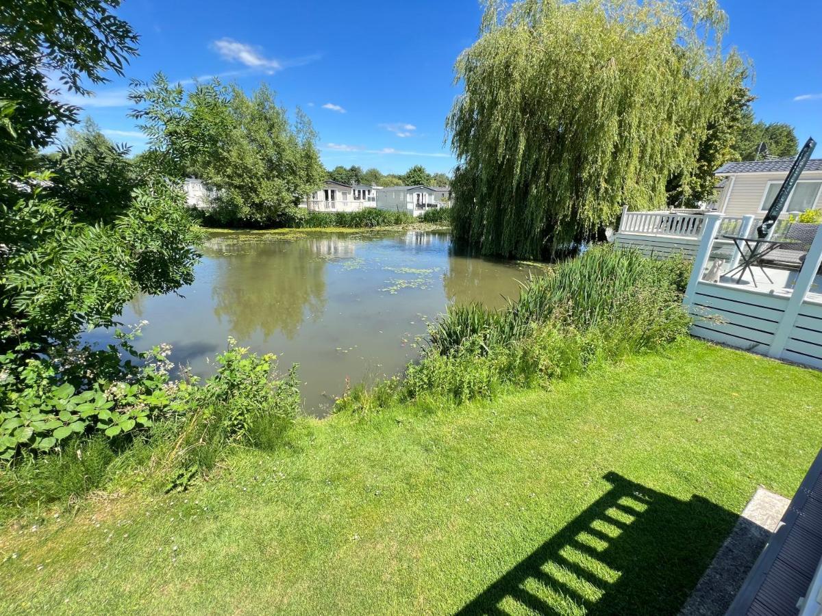 Dragonfly Lodge South Cerney Esterno foto