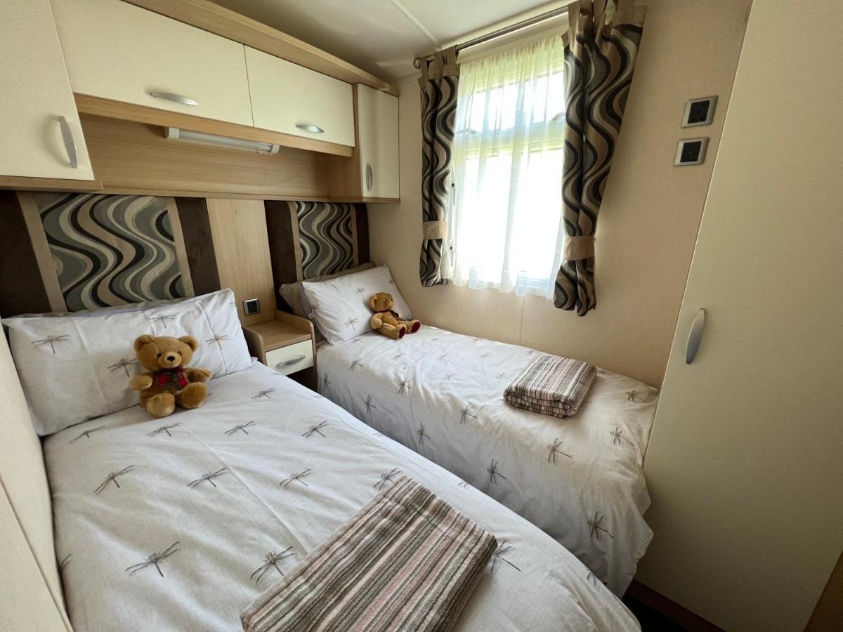 Dragonfly Lodge South Cerney Esterno foto