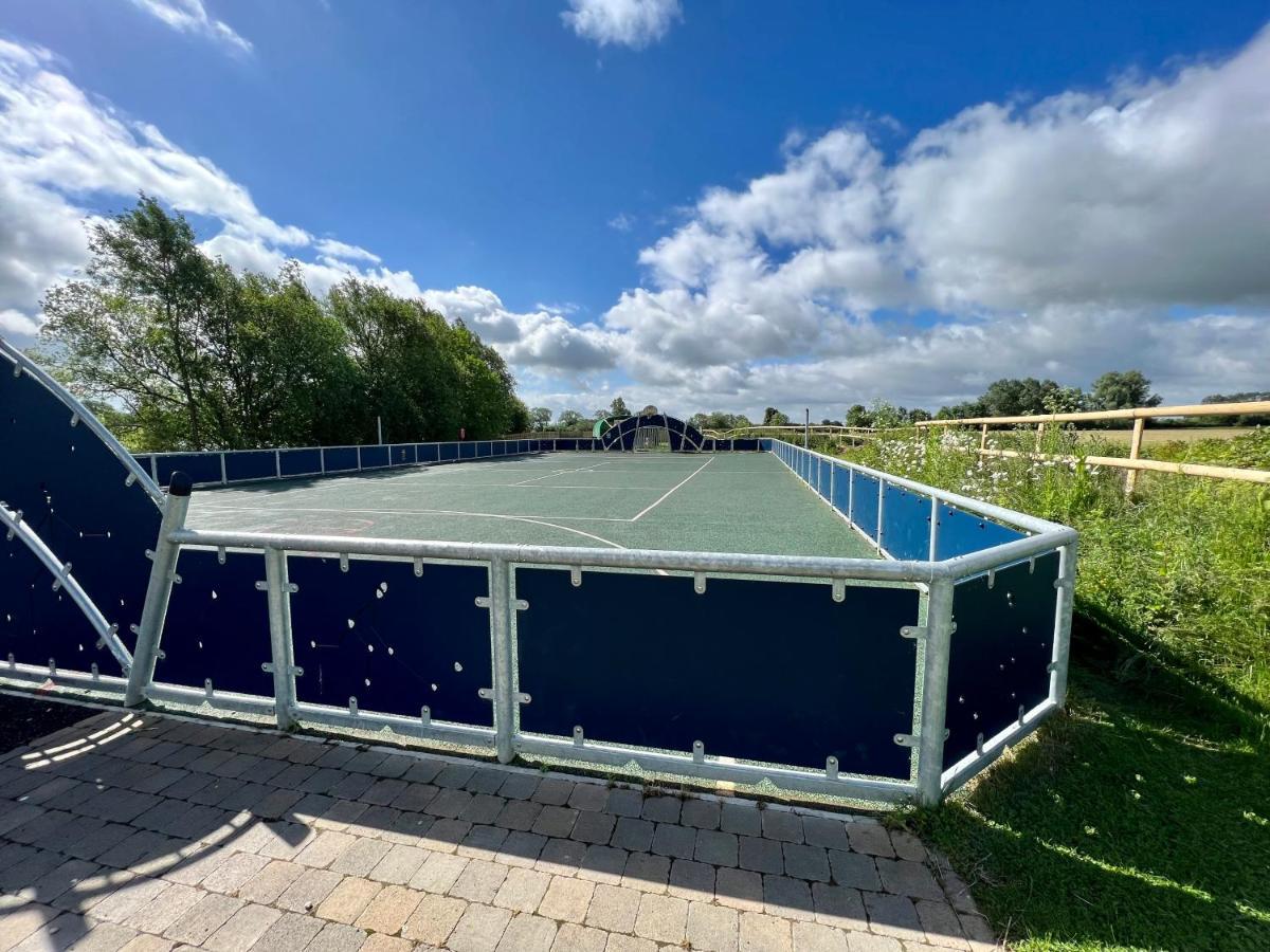 Dragonfly Lodge South Cerney Esterno foto