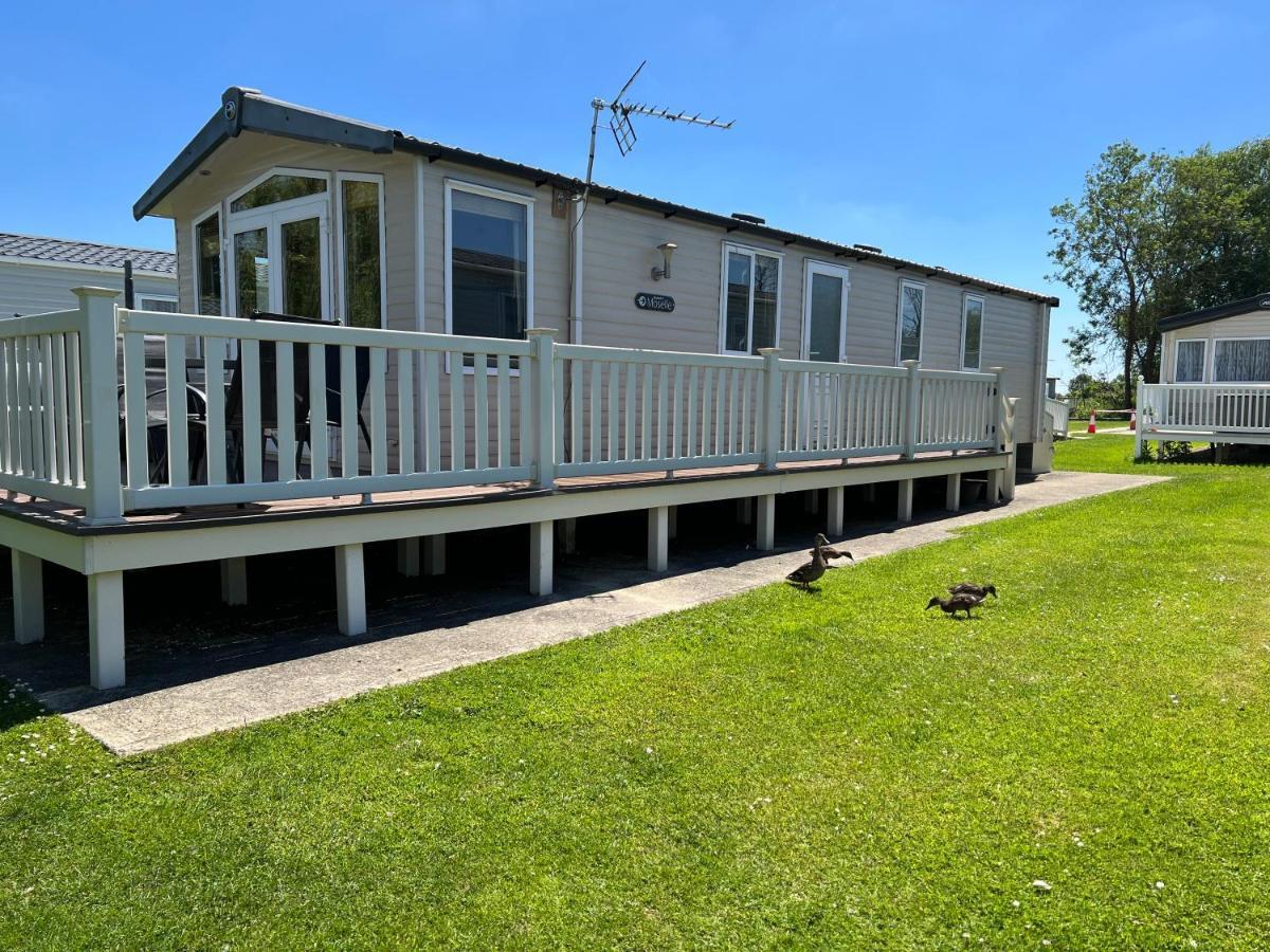 Dragonfly Lodge South Cerney Esterno foto