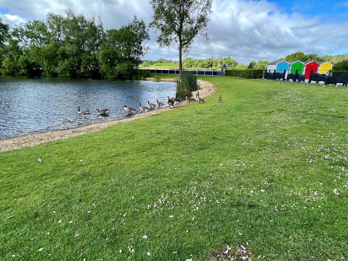Dragonfly Lodge South Cerney Esterno foto