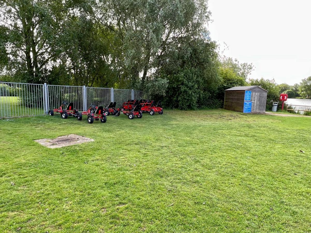 Dragonfly Lodge South Cerney Esterno foto