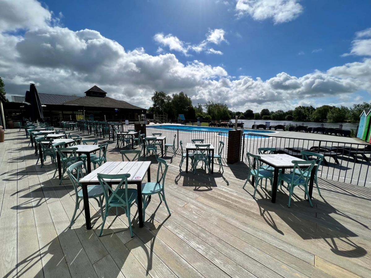 Dragonfly Lodge South Cerney Esterno foto