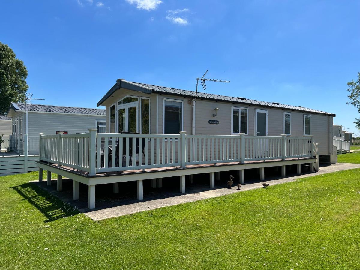 Dragonfly Lodge South Cerney Esterno foto