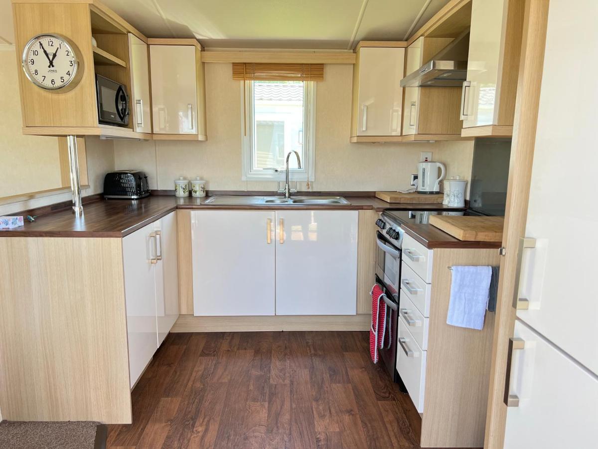 Dragonfly Lodge South Cerney Esterno foto