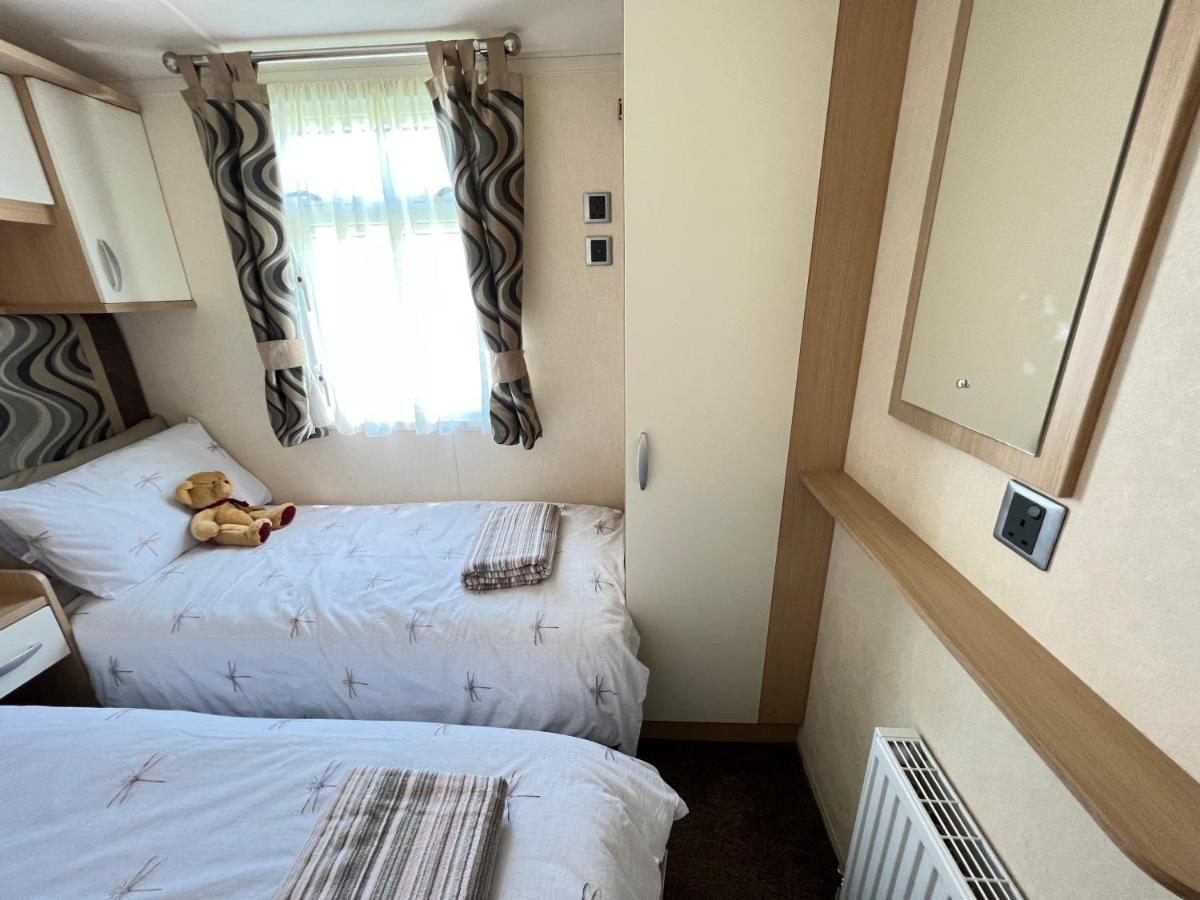 Dragonfly Lodge South Cerney Esterno foto